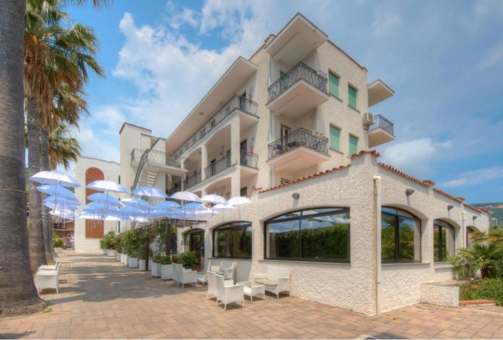 Liguria Apartments Pietra Ligure Eksteriør bilde